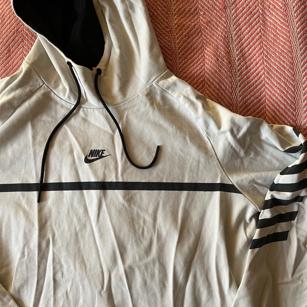 Nike lightweight hoodie